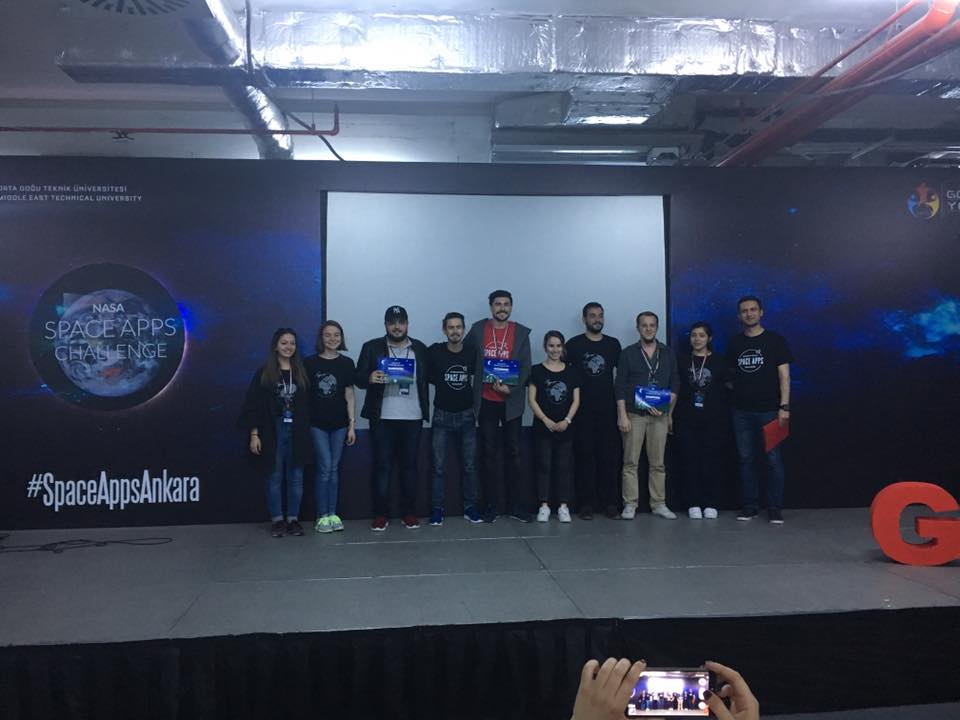 Yönetim Kurulu üyelerimizden <a href="/ericrtmn/">michael de monroy</a> ve @eftalyurtsevenn NASASpaceAppsChallenge Türkiye Birincisi oldular. <a href="/sd_universitesi/">SDÜ</a> <a href="/ilkercarikci/">İlker Hüseyin Çarıkçı</a>