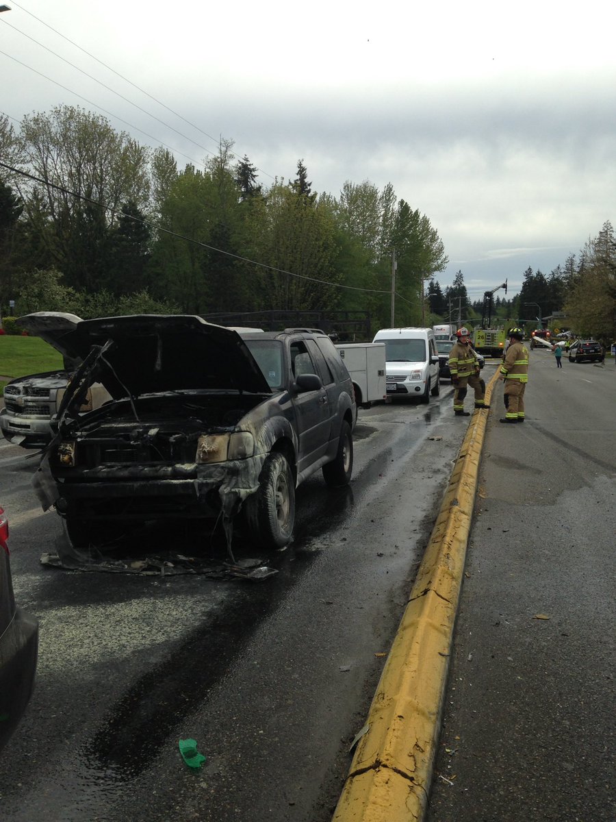  plane in the US fell on the road with cars, there was a video of the moment disaster C-22fQzW0AAZbxS