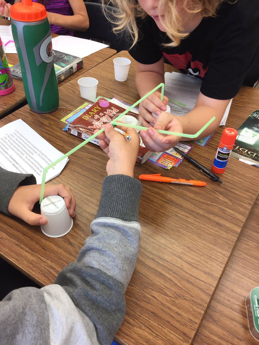 carinfrancisco's tweet image. Future meteorologists build anemometers to measure wind speed. #maketolearn @WanamassaElem