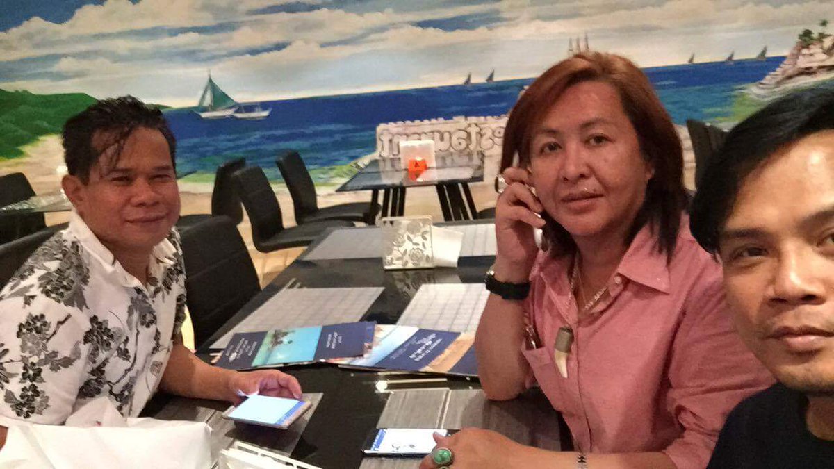 FFDQ_qtr's tweet photo. ATM meeting with the ffdq_qtr officers and members #FFDQManika17 
#filipinofashiondesignersofqatar https://t.co/btoHZKjmTK