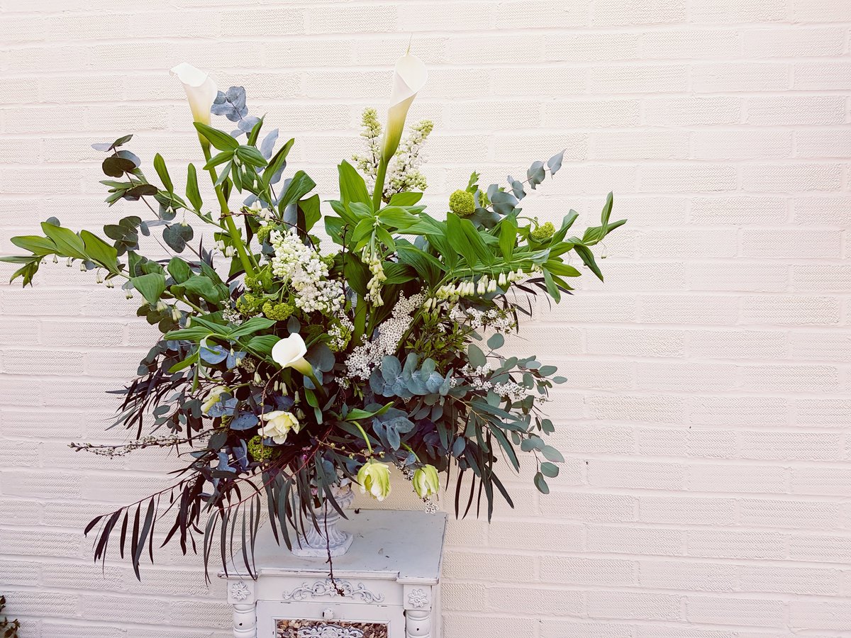botanical styling #floralbotanical #loveyourgreens! #partyflowers