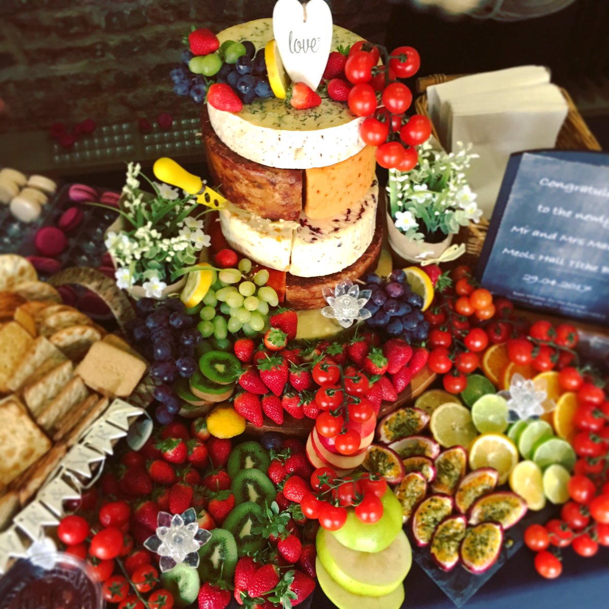 Wedding Cheese Cake 😮👍🧀
Love love love 😍 Contact us for more details #wedding #weddingcake #cheesecake #cheese #cheeseheaven