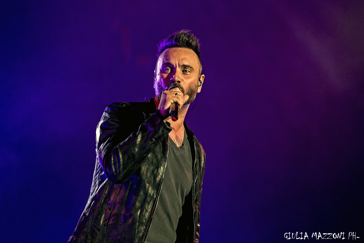 JuliettEmme's tweet image. @NekOfficial #live #TeatroEuropauditorium #UniciInTour @Nightguide nightguide.it/fotogallery/13…