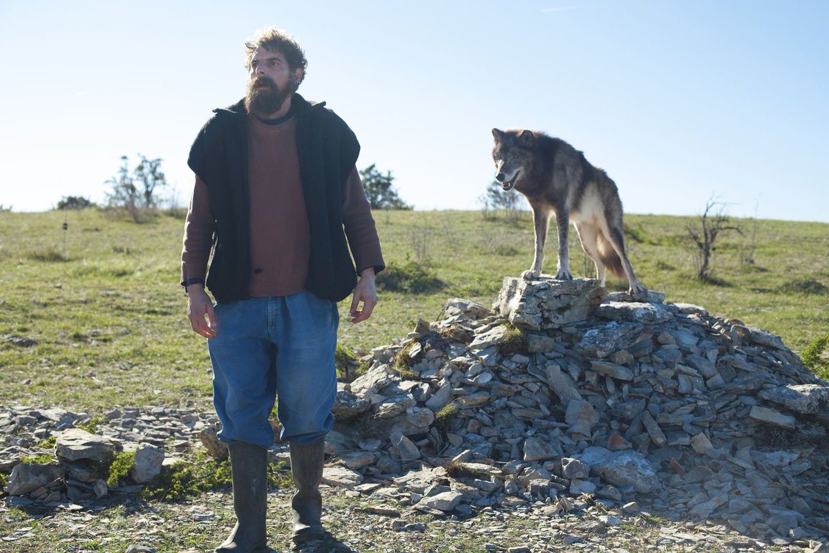 Juan Cervera (@cerverock) on Twitter photo RESTER VERTICAL (Alain Guiraudie) en <a href="/DAFilmFestival/">D'A Festival Cinema Barcelona 2025</a>: los peligros de la paternidad rural en una fábula naturalista con niebla queer. RESTER VERTICAL (Alain Guiraudie) en <a href="/DAFilmFestival/">D'A Festival Cinema Barcelona 2025</a>: los peligros de la paternidad rural en una fábula naturalista con niebla queer.