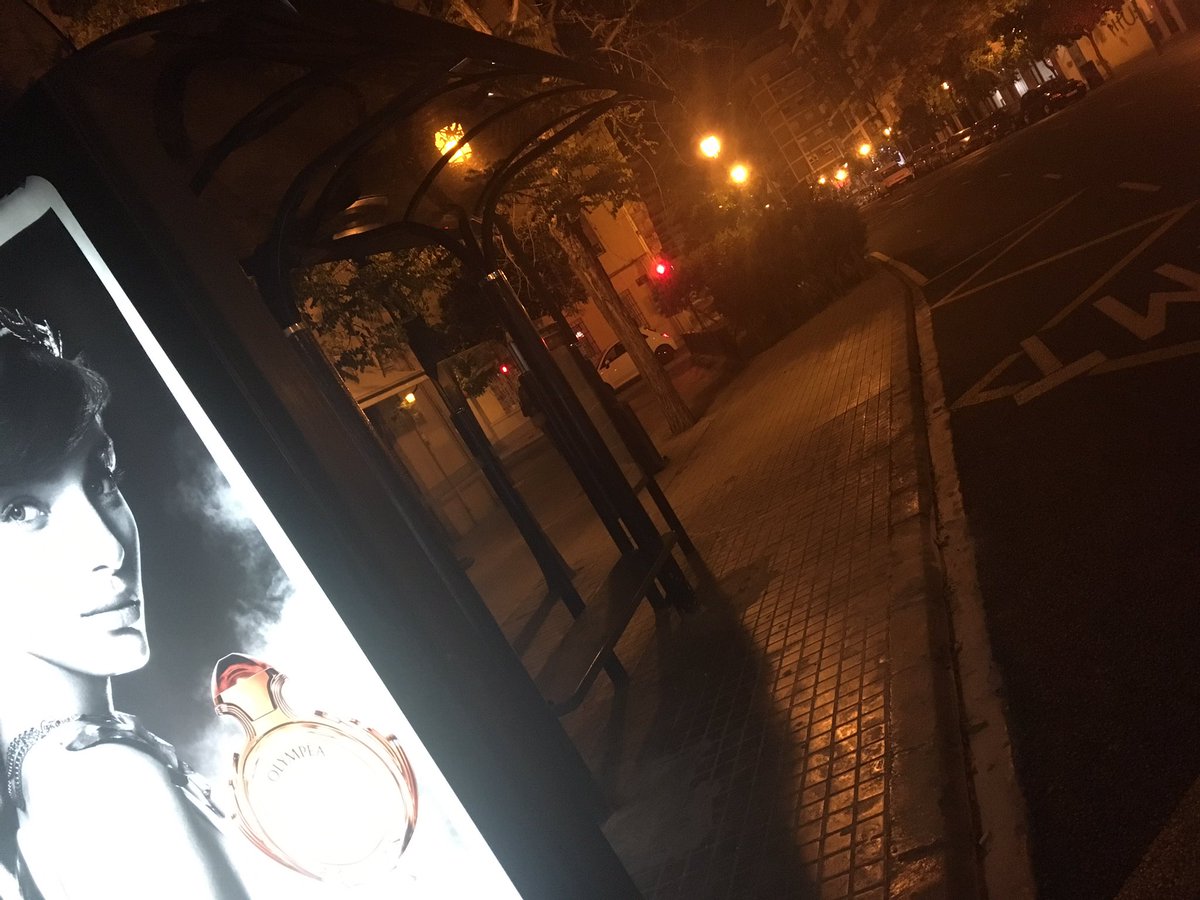 VteAlventosa's tweet photo. Terminada mi #MediaJornada ๐๐๐๐ esperando a mi amigo ๐ que me lleve a casa!! @emtvalencia #Linea72 #BonaNit ๐๐ https://t.co/o7OyW1T0IB