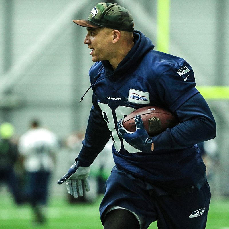 Seahawks's tweet photo. 🔙 at it for Phase ✌️

#GoHawks https://t.co/0AoHiODGKZ