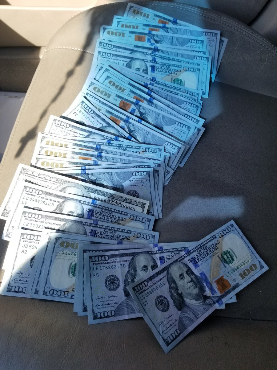 Lohanthewise1 On Twitter Mybankaccountsays I M In Love With Them Blue Bills i m in love with them blue bills