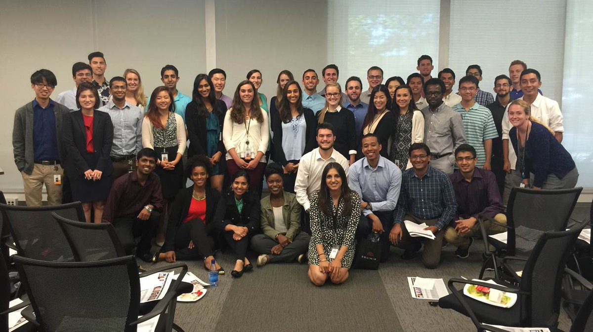 EquinixCareers's tweet photo. Calling all interns! @Equinix is hiring & you're invited to meet our managers for #HappyHour RSVP https://t.co/Jl2K8GFEnB #EquiNext https://t.co/uhv1LLQdD1