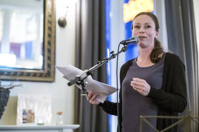 dgachterhoek's tweet photo. De mijmeringen van Eva Schuurman als nieuwe Dichter des Achterhoeks https://t.co/6AlfyUPqds #DG #nieuws https://t.co/hl6KCG4DCo
