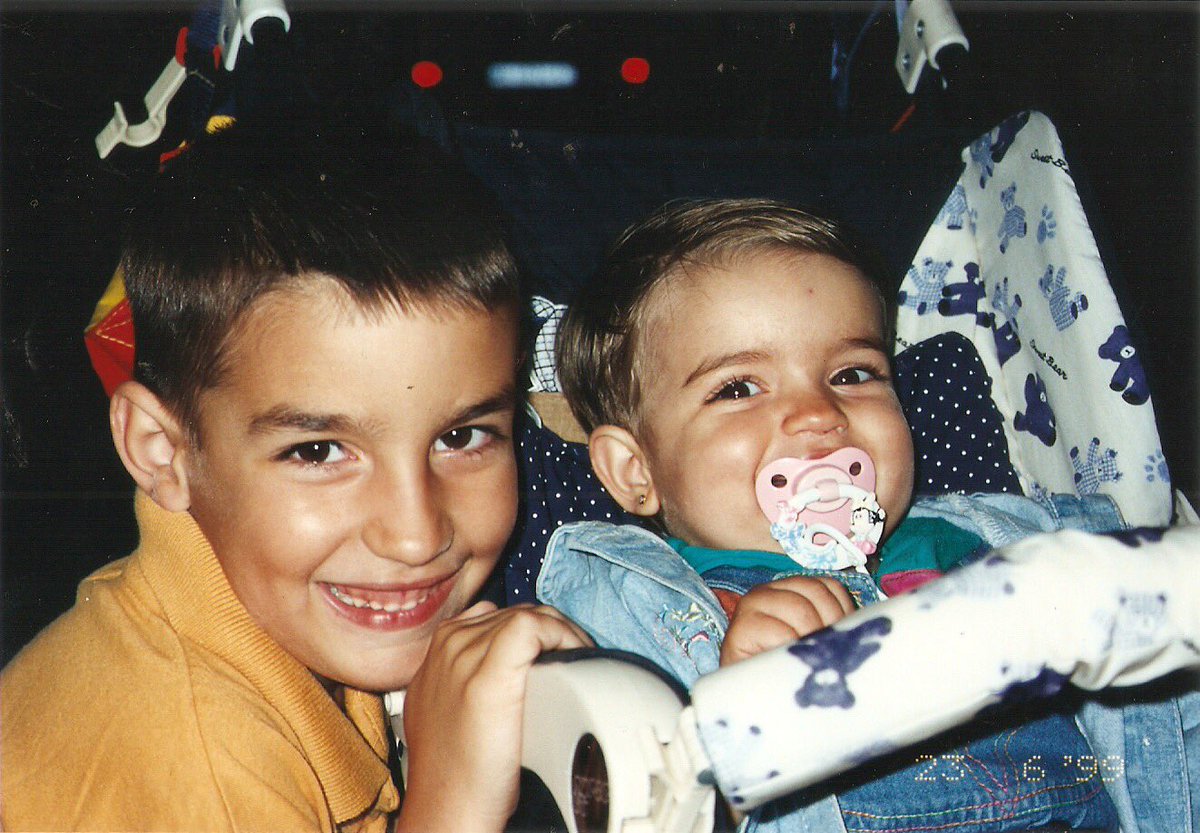 lucydkt's tweet photo. #saludezequiel #FotografiaAlegria #Concurso #Hermanos♥ #DePeques #MomentosEspeciales @iesezequiel https://t.co/Snw2XXVQIZ