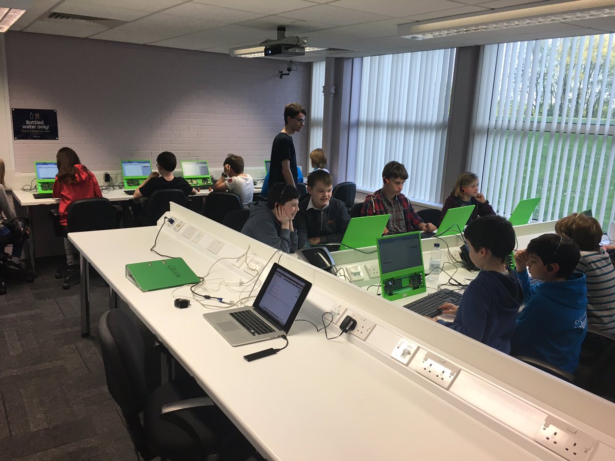 gbaman1's tweet image. Another great evening tonight at @CoderDojoCole. This time, a whistlestop tour of @Sonic_Pi on @Raspberry_Pi with plenty of (misc_)burps...!