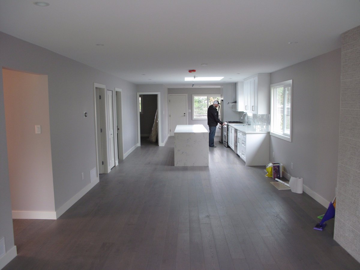Canacon's tweet photo. Just putting the finishing touches on another gorgeous kitchen.  #renovations #construction #Vancouver https://t.co/UlL35Hg8he