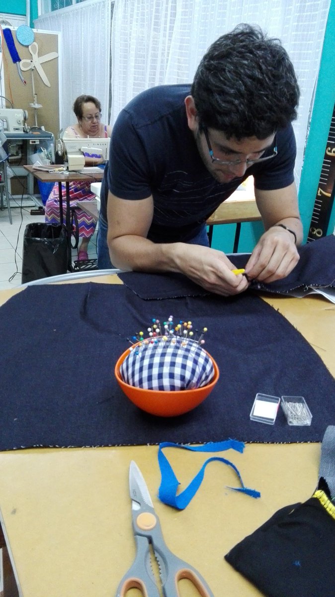 Costureka_Mx's tweet photo. Adrián y Susy aprovechan esté día del trabajo #1demayo #Sew #SewTime #Costura #LaborDay @R1Paraizoo @angiemaycolunga @prensatur @AYABELA https://t.co/30a3FvTpkb