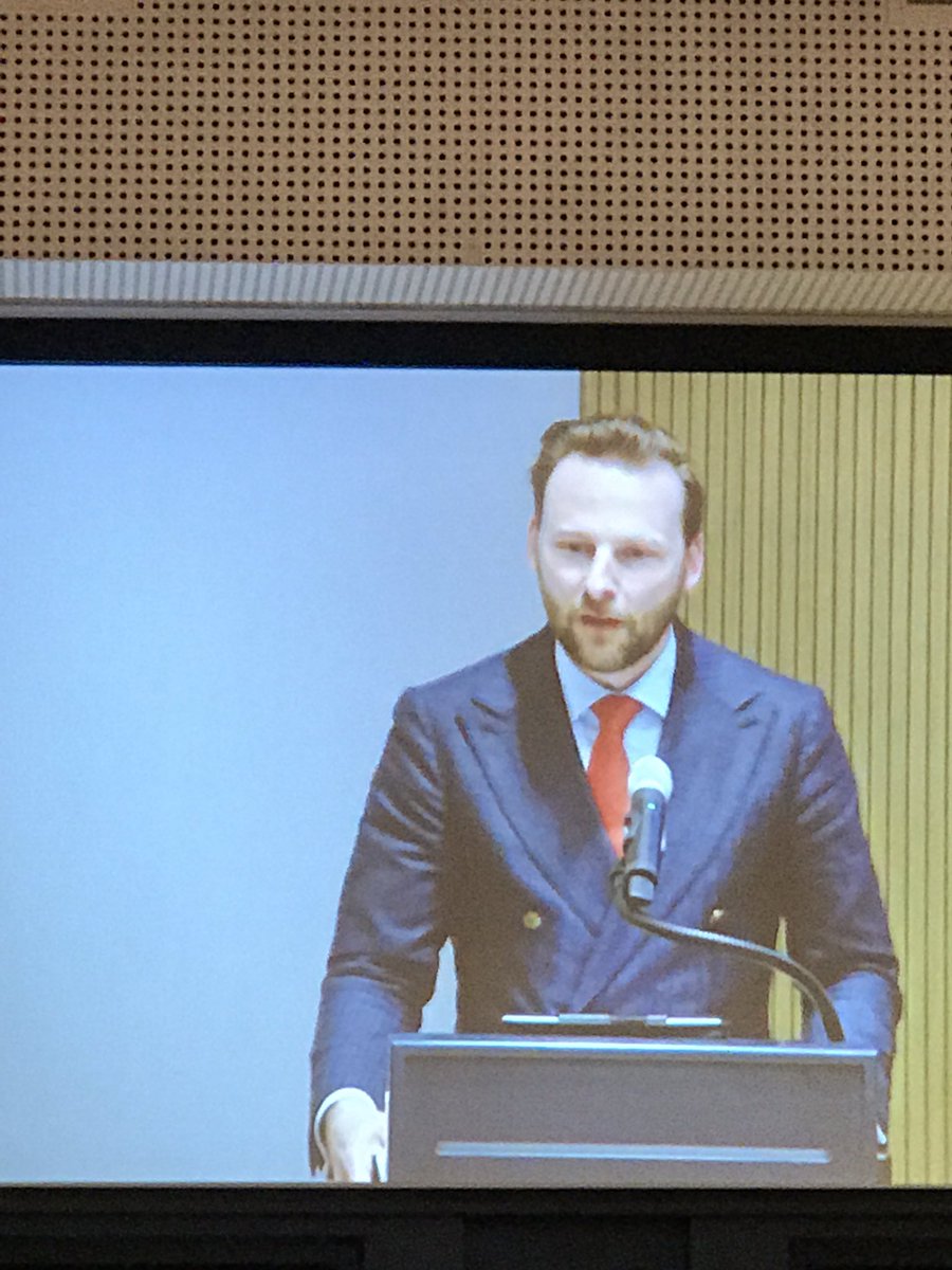 FritsWesterkamp's tweet image. Gemeenteraad @HollandsKroon neemt afscheid van haar 1e griffier @marnixph. Hij wordt griffier in @Gem_Amstelveen. Warme afscheidswoorden