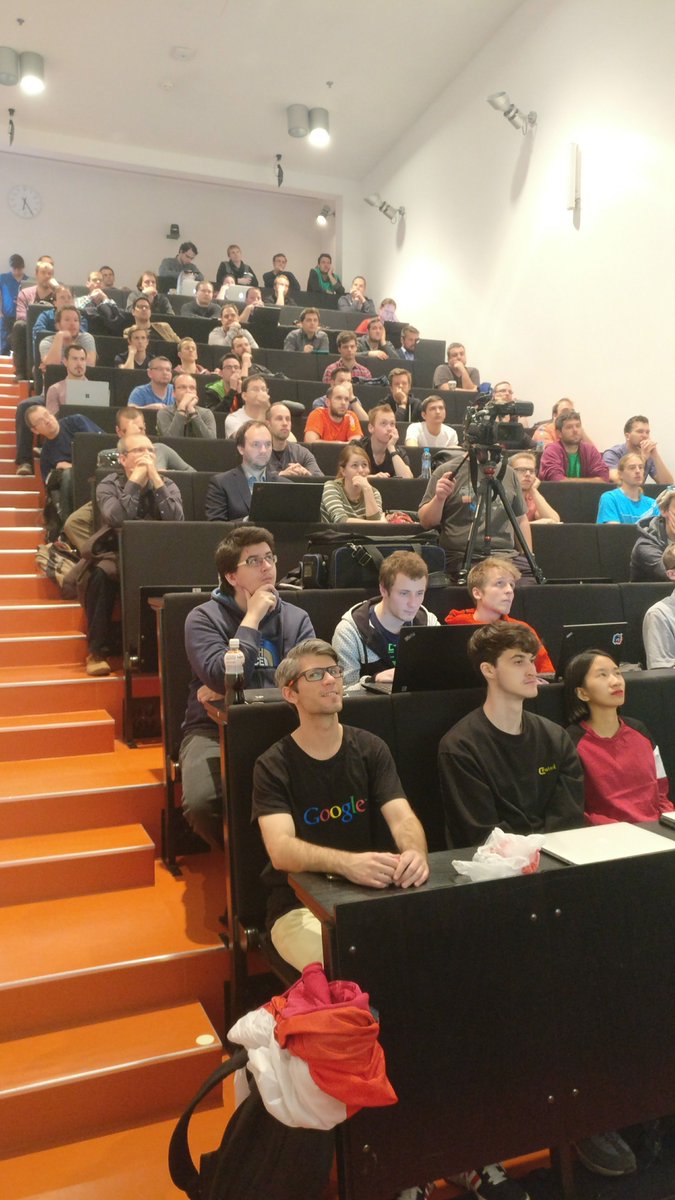 GDGcvut's tweet image. Právě proběhla super přednáška @fersman na @FIT_CTU o #GraphQL a #relay. Zpětnou vazbu můžete dát zde: goo.gl/3jO8Rh #jsDevMeetup