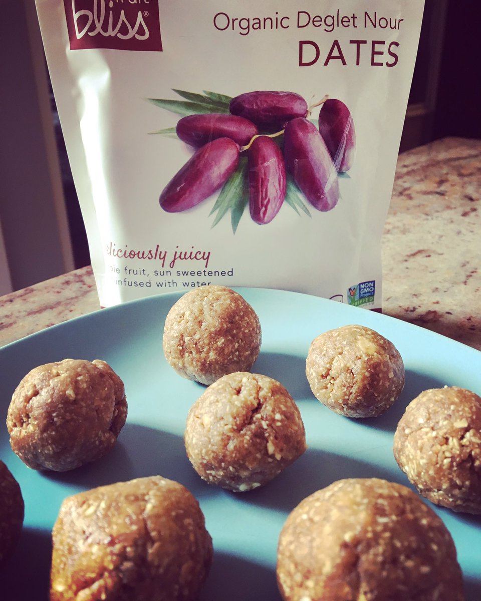 Date energy balls to get you through the week, made with our #deliciouslyjuicy dates, Justin's peanut butter, rolled oats and chia seeds. 😋