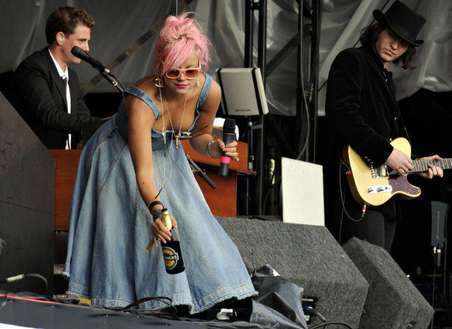 Happy Birthday English singer, songwriter, actress, and television presenter Lily Allen (May 2, 1985- ) 
