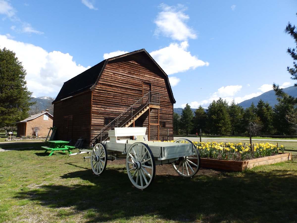 DdcMuseum's tweet photo. The Doukhobor Discovery Centre is now open for the 2017 Season. #DdcMuseum https://t.co/nTksX88qac