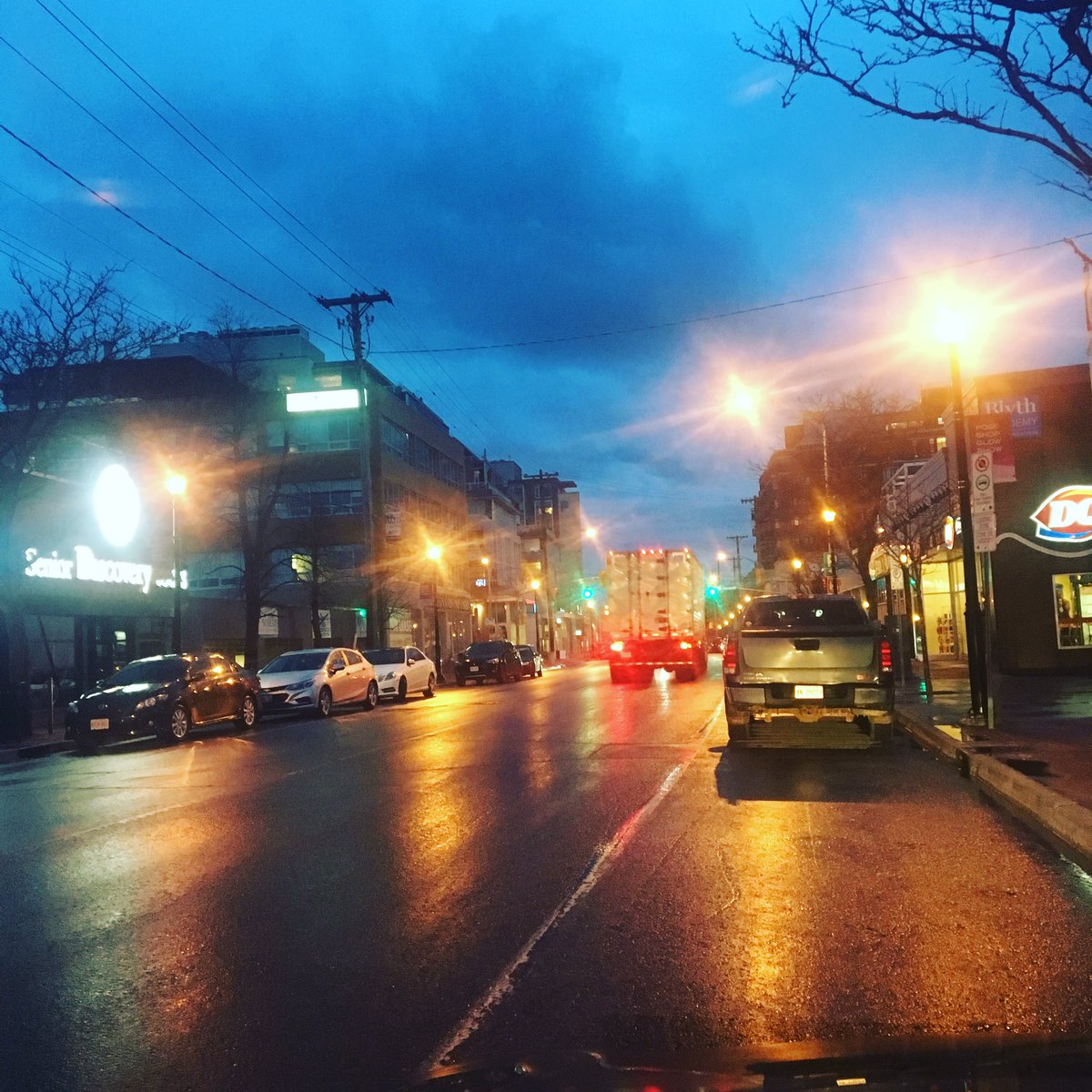 The rain continues to fall in #ottawa #Westboro <a href="/BlacksWeather/">Ian Black</a>