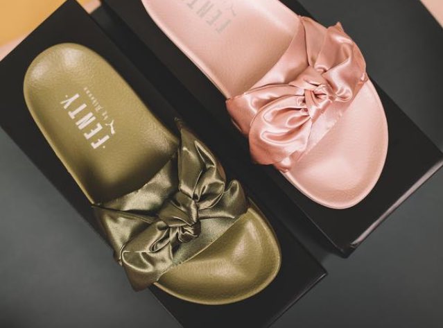 bbygrlback's tweet photo. Fenty Bow Slippers 💎Use the code CiCi for 15% off 😛 https://t.co/VbssKXjOiN by #KingBishopp via @c0nvey https://t.co/yYN56cFhya