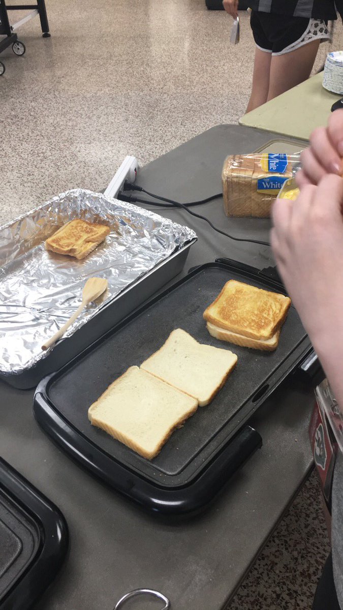 Grilled cheese in PONTOTOC right now you guys! Come and get it!
