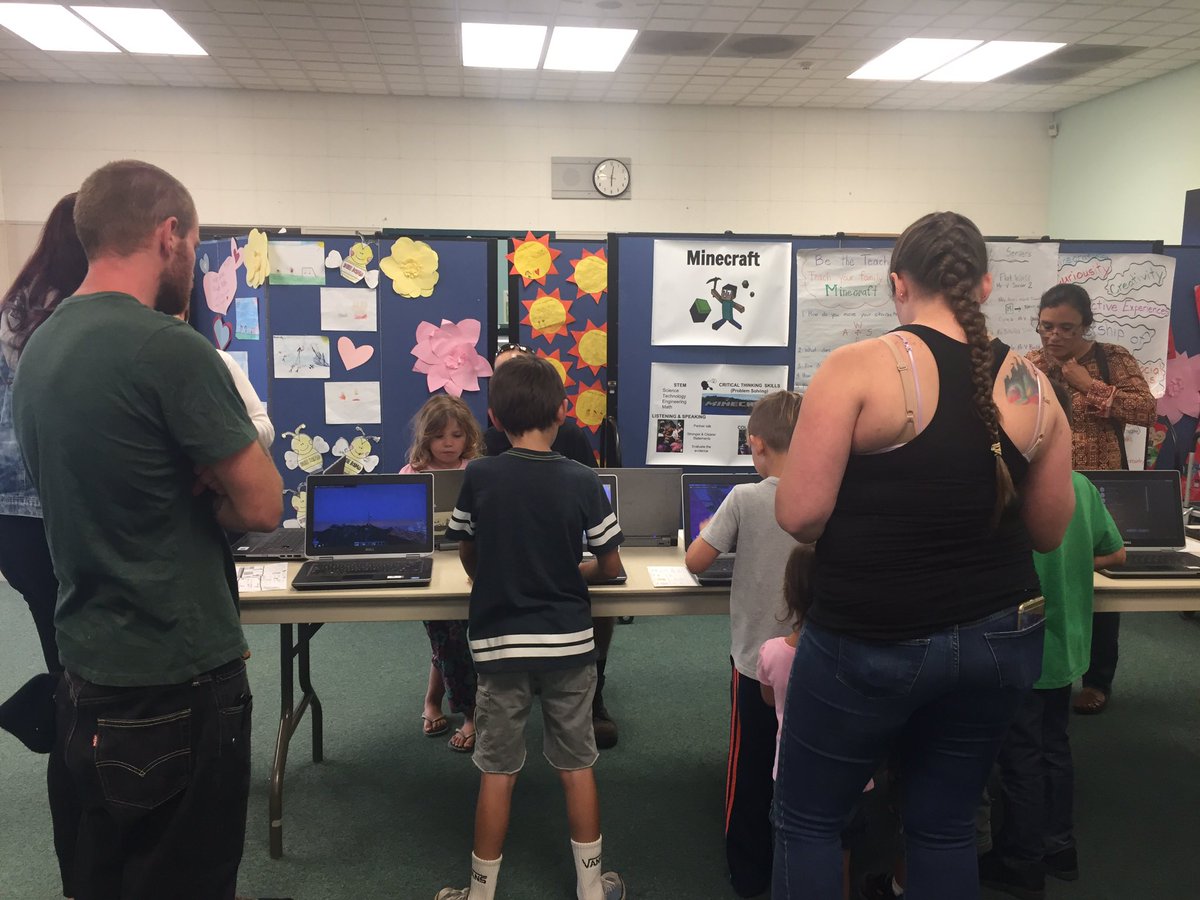 DC12 Expo Night. Fun with STEM!