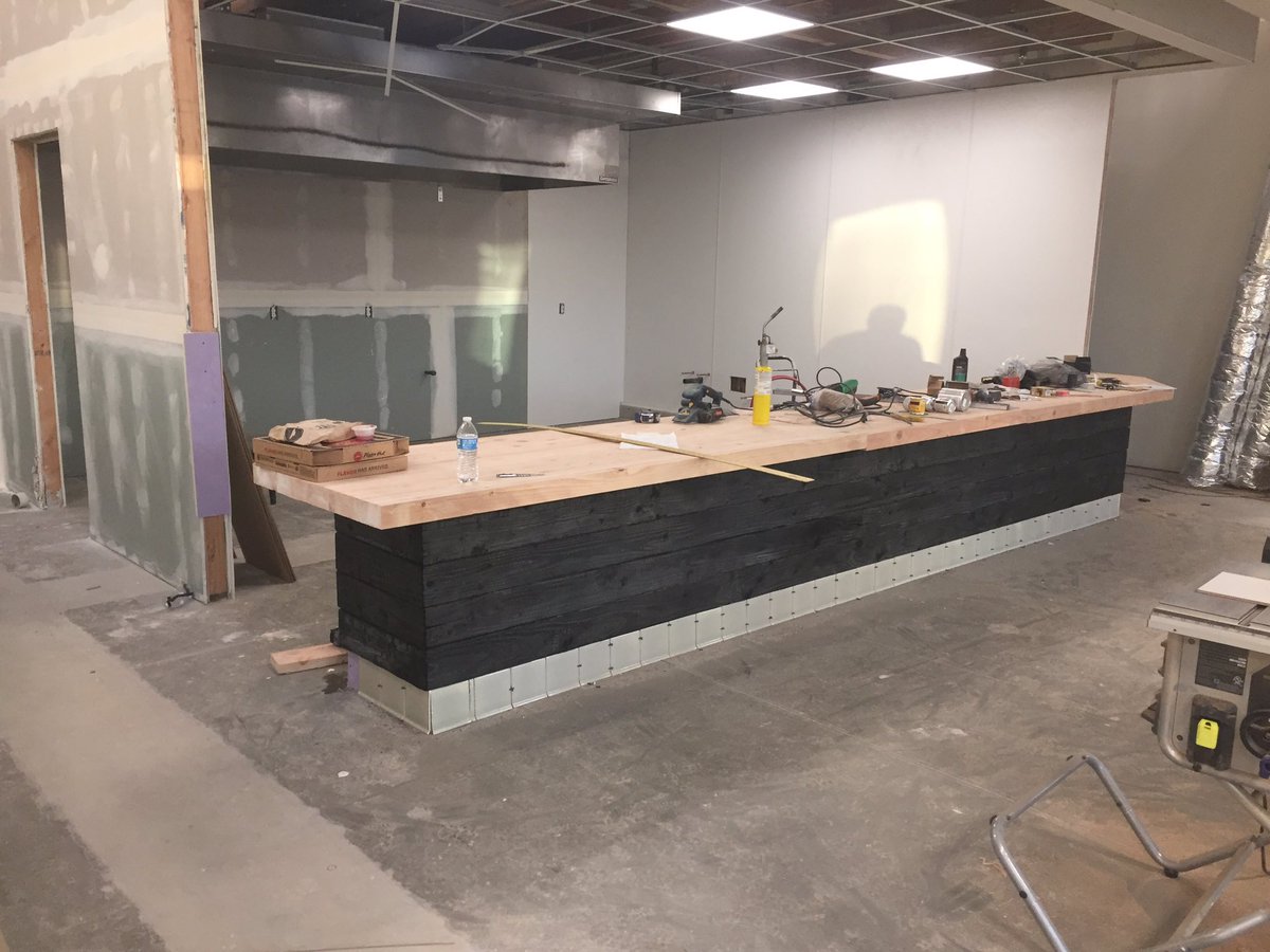 ThompsonBrewing's tweet image. Weekend projects: some kitchen electrical, kitchen walling, and bar face and under board. #visualprogress #momskitchen #thompsonbrewingco