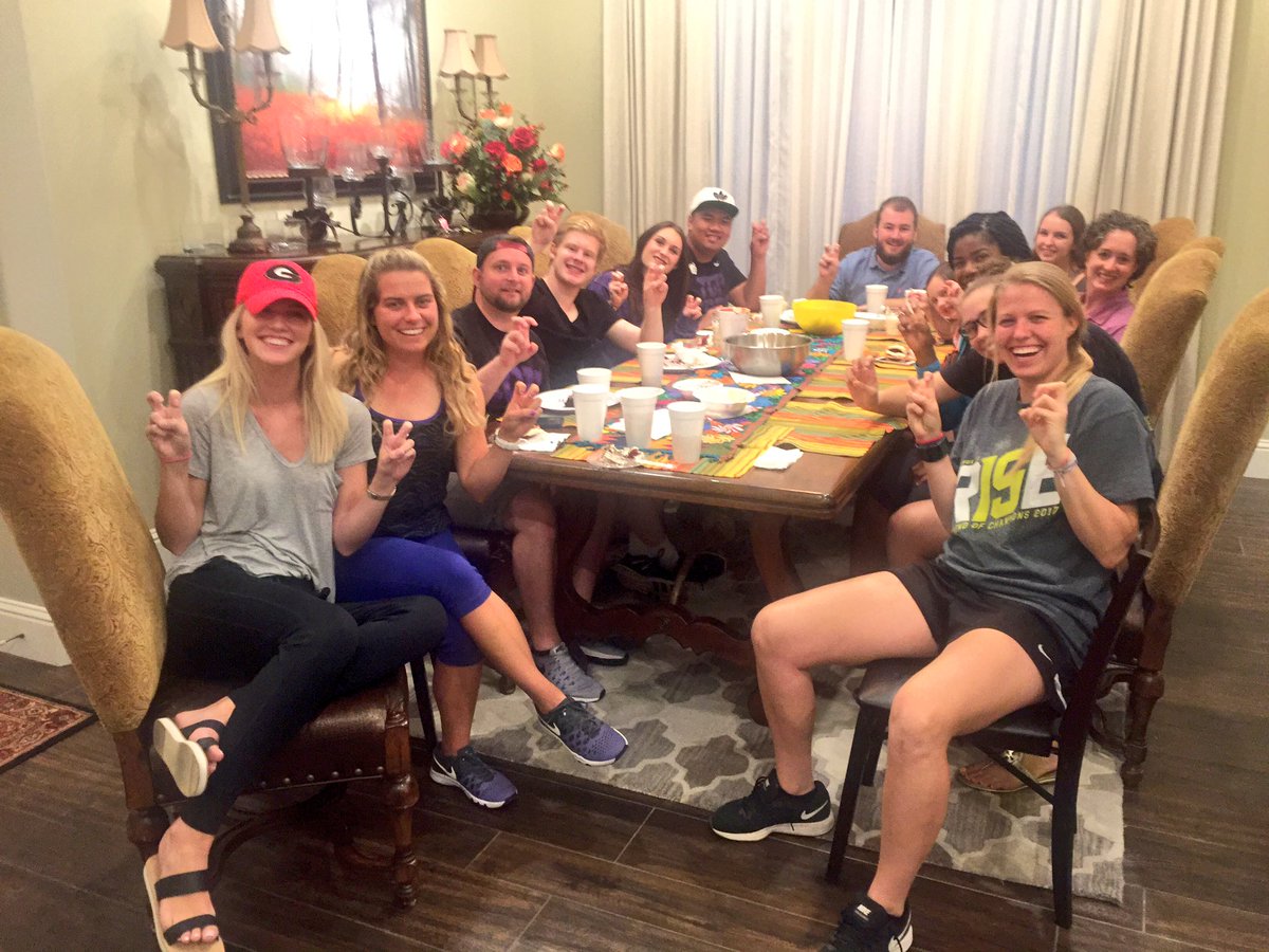 alexsborov's tweet photo. This is why I love Travis ... bc of we are all one family! โ๏ธ https://t.co/QWwOWN3zUT