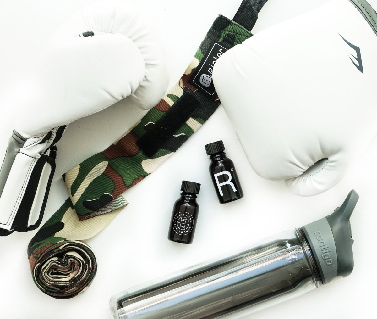 ToriiLabs's tweet photo. What's in your gym bag? Pack a #ToriiRestore for optimal replenishment after a great workout. #MyStorii https://t.co/Cdwl2TMmou