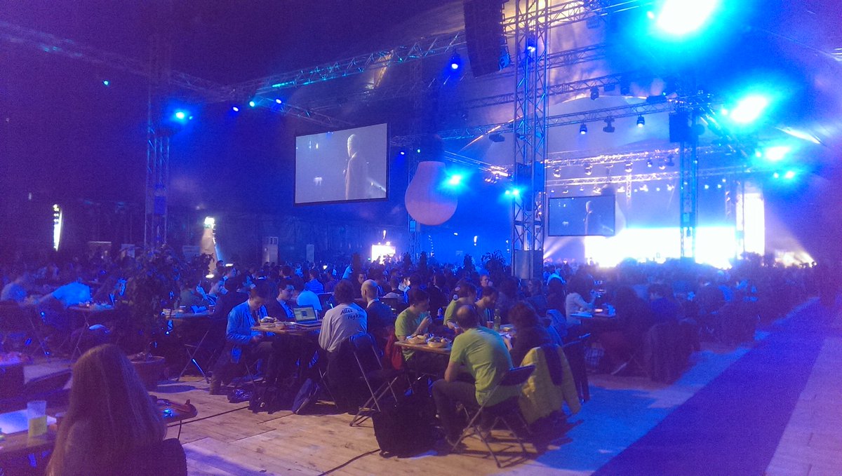 Samen met @IZITpuntnl zijn we vandaag aanwezig bij de grootste #studentendenktank ter wereld: #CreateTomorrow . Succes allemaal!