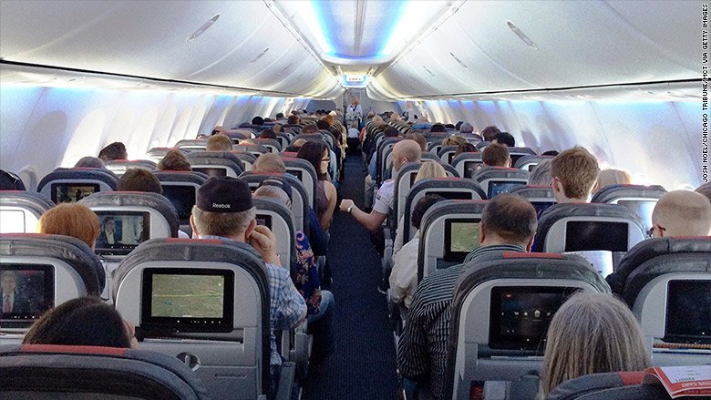 American Airlines is cutting more legroom in economy class ln.is/binV6 by #CNN via <a href="/c0nvey/">Convey</a>