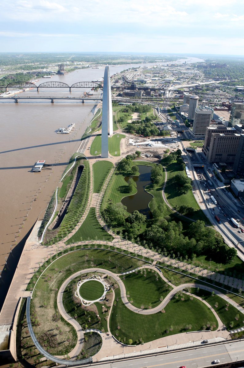 Mississippi river flooding (nowhere near &#39;93 record high) in front of arch in st. louis ...