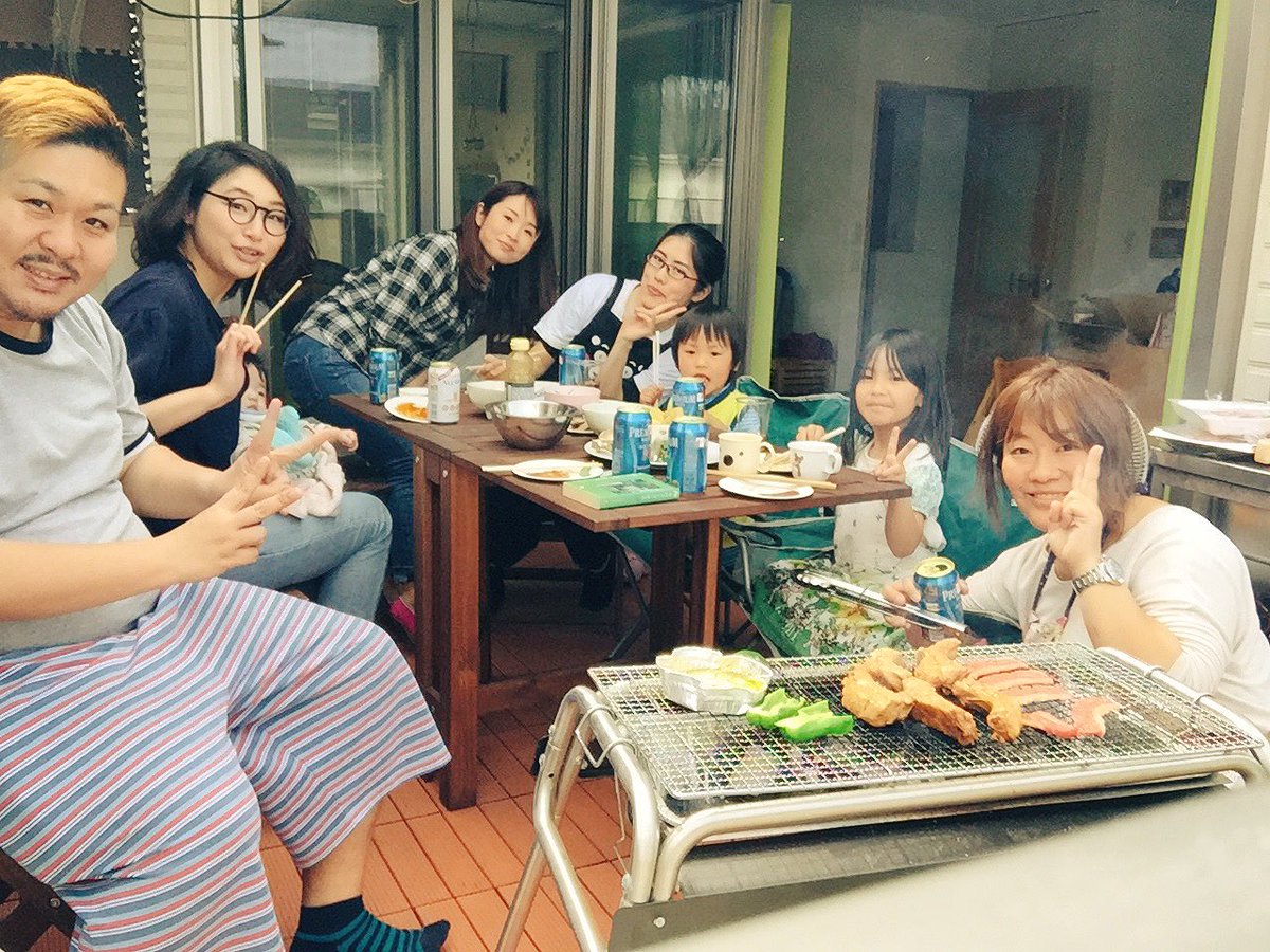 とらんぽりん店主とら Sur Twitter ゴールデンウィークに家のベランダでバーベキューとかリア充じゃね リア充じゃね って言いながら飲みしてる30代飲み会なう 出会って10年 コールセンターで働いてた人達 明日とらんぽりんのキャシーもいる 女子会 私柄悪い とらんぽりん店主とら Sur Twitter ゴールデンウィークに家のベランダでバーベキューとかリア充じゃね リア充じゃね って言いながら飲みしてる30代飲み会なう 出会って10年 コールセンターで働いてた人達 明日とらんぽりんのキャシーもいる 女子会 私柄悪い