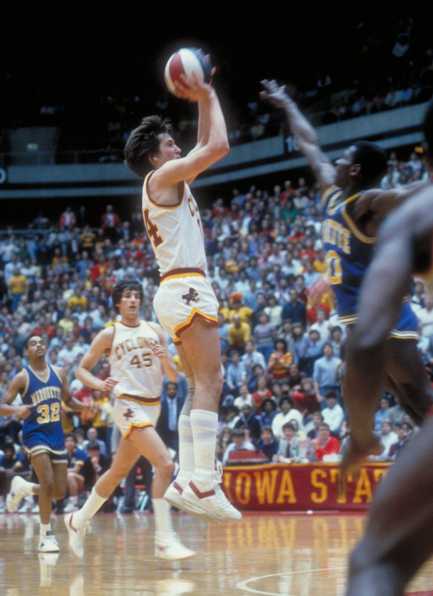 Happy birthday to Cyclone legend, NBA All-Star and current New York Knicks head coach Jeff Hornacek! 
