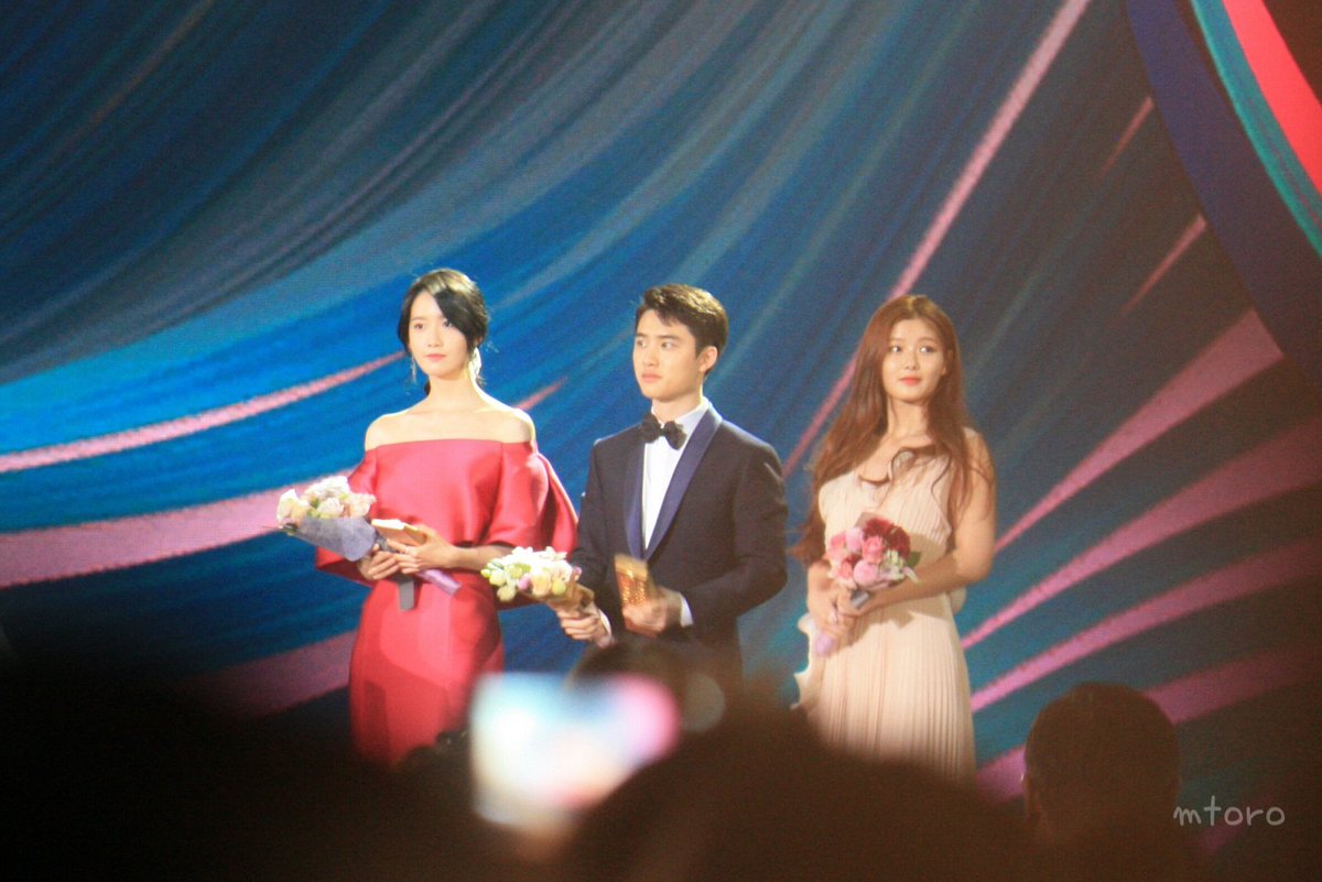 [PIC][03-05-2017]YoonA tham dự "53rd Baeksang Arts Awards" vào chiều nay + Giành "Most Popular Actress or Star Century Popularity Award (in Film)" - Page 2 C-57gOuXUAE6WBb