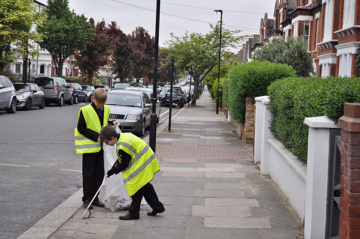 TheElmsAcademy's tweet photo. #communityminded #students #littercrew https://t.co/648KluXUR3