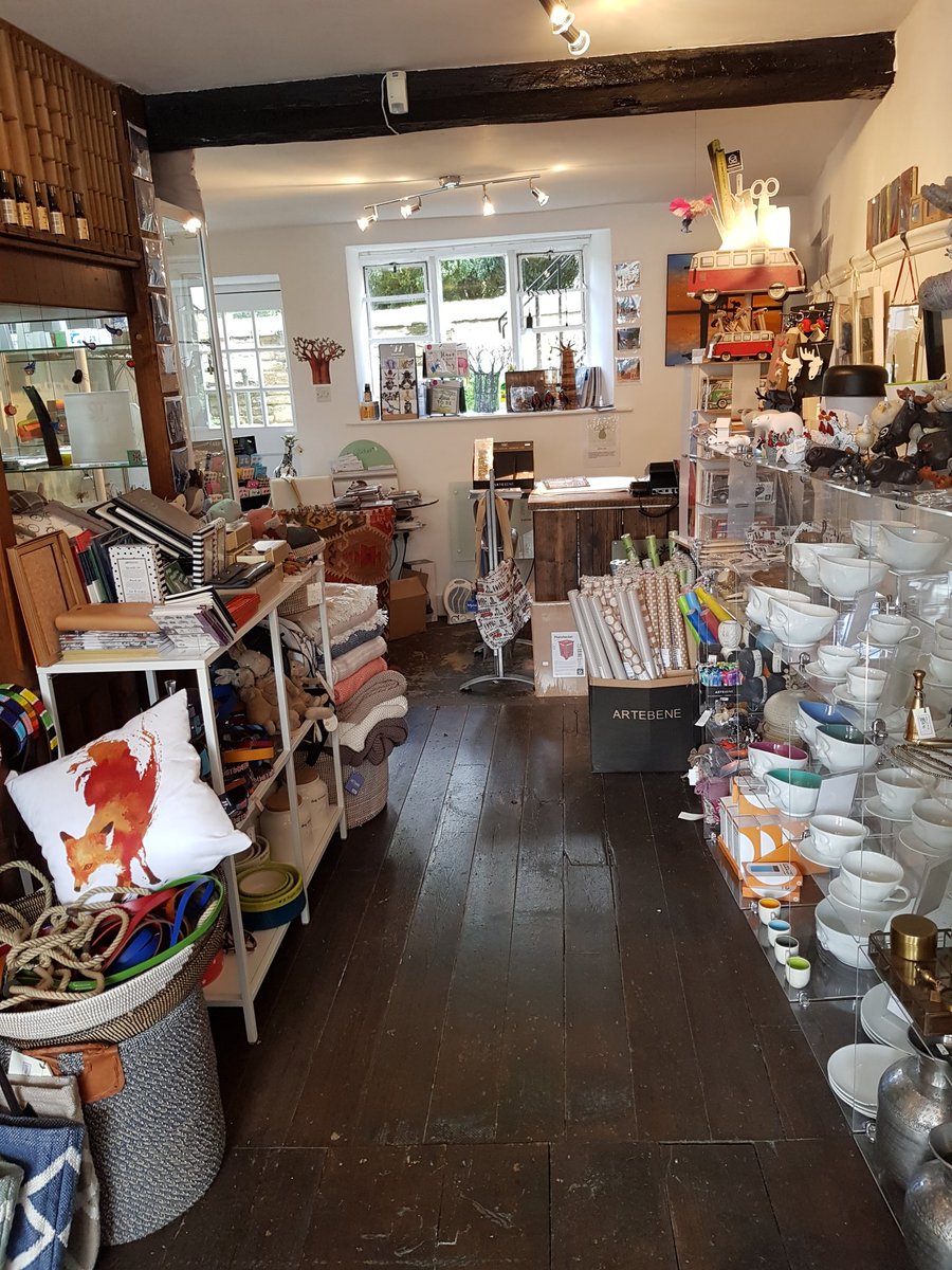 One of the many treasure trove to be explored in Stow-on-the-Wold @the_baobab_tree #mayadventures #somethingforeveryone #northcotswolds