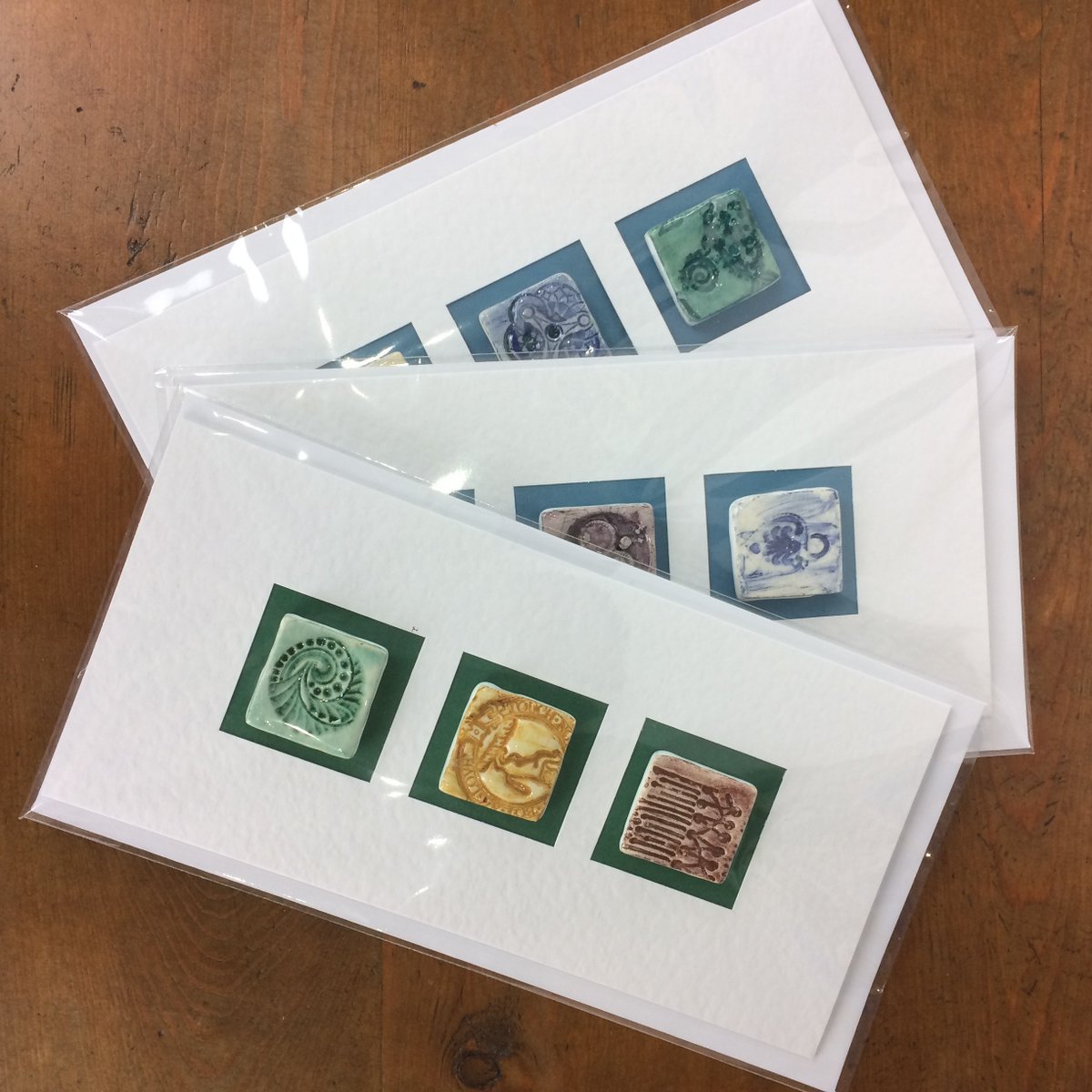 TheMakeryEbo's tweet photo. @AMcIntoshArt ceramics are even available in miniature mounted on these fabulous greeting cards.
#handcrsfted https://t.co/1mMUyfvK6h