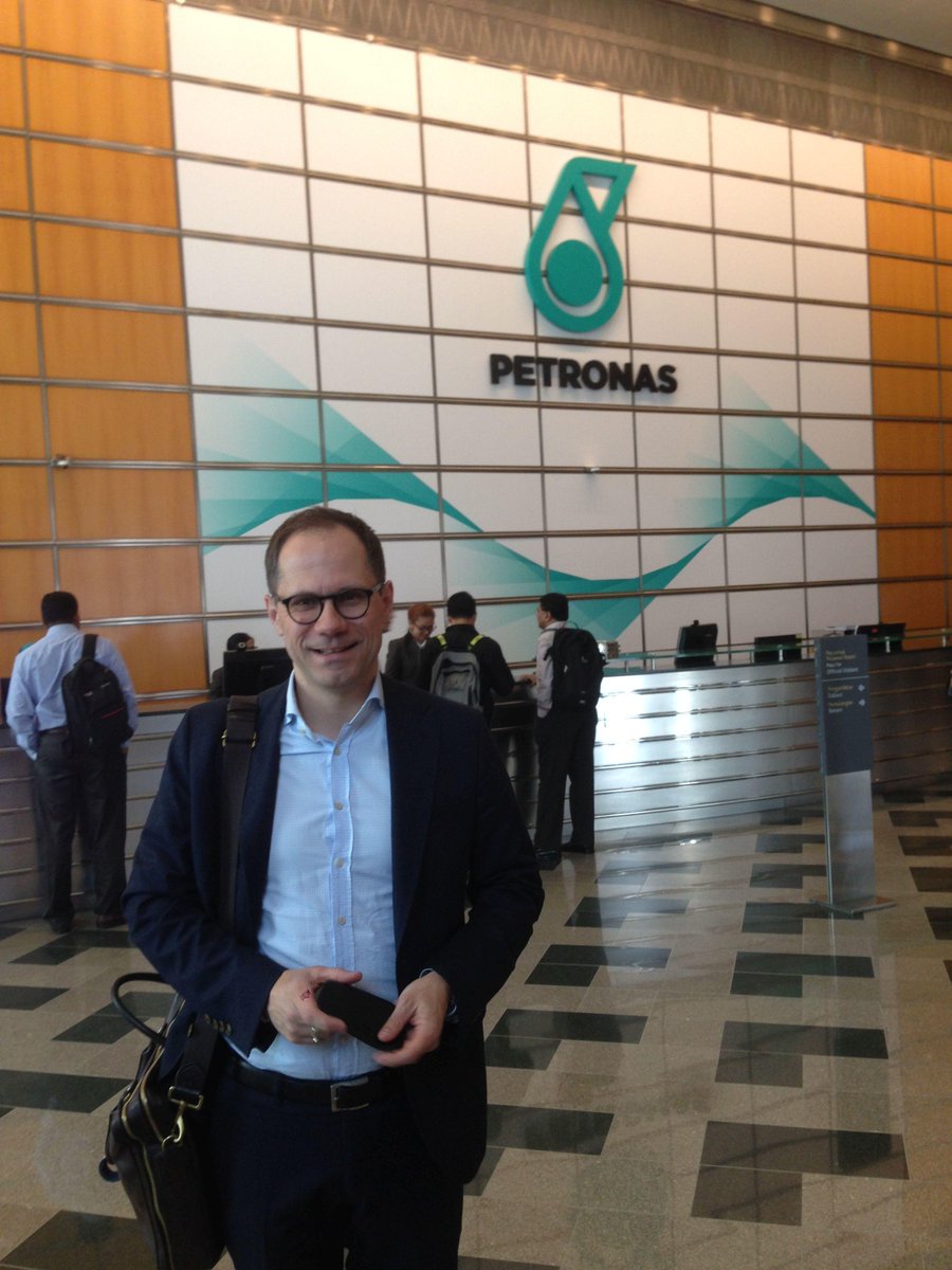 AGR_Software's tweet photo. #AGRSoftware touring #SouthEastAsia. Thank you @Petronas for good meeting. #digitalisation #oilandgas #petroleumsoftware https://t.co/PKpH1fzySr