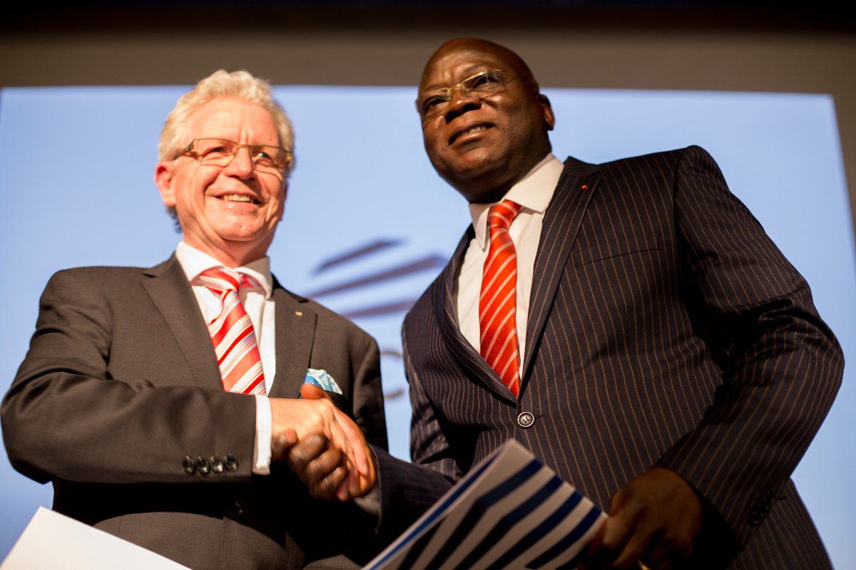 asblafricarise's tweet photo. Le Forum #ABBW2017 ce fut ... un partenariat ê CCI-Bw et #CCIT | Genval 18-20/04 https://t.co/q1pPj18A8X @BrandersR @BelgianChambers https://t.co/WNCsVKWD55