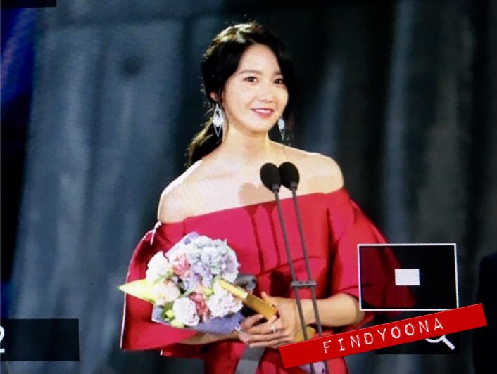 [PIC][03-05-2017]YoonA tham dự "53rd Baeksang Arts Awards" vào chiều nay + Giành "Most Popular Actress or Star Century Popularity Award (in Film)" C-5TK2-XUAAmHpa