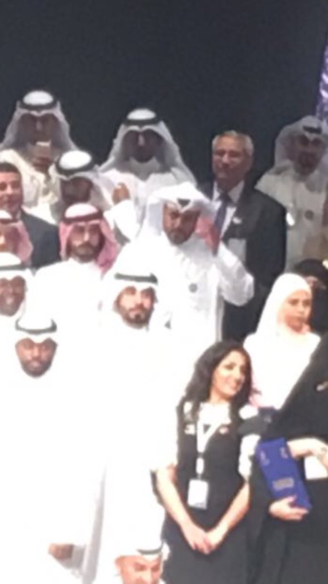 تحت رعاية وحضور 
سيدي صاحب السمو  حفظه الله ورعاه

وبفضل من الله تم تكريمي وبرفقتي
تاج راسي الوالد الله يطول عمره

#اليوم_العالمي_للمعلم