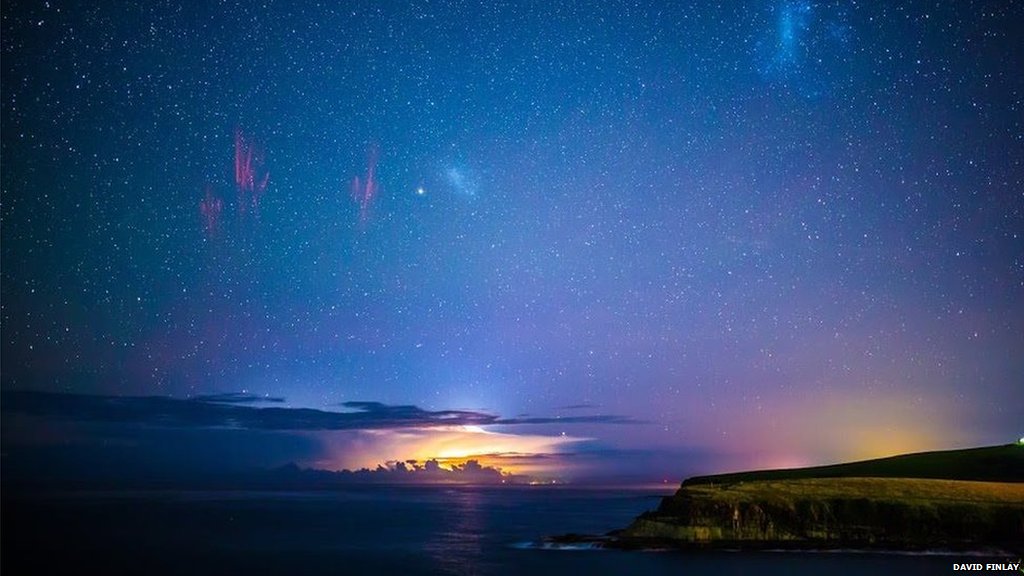TTThar2's tweet photo. Rare 'sprites', a meteor shower and the Southern Lights - all in a single night.

 https://t.co/0xnNZ3M9eI by #BBCWorld via @c0nvey https://t.co/hHTdpYfVeP