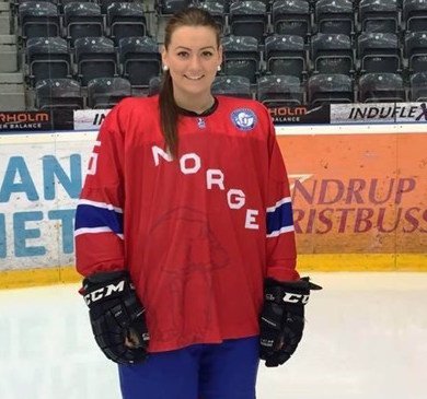 VFSPORTEN's tweet photo. Norsk landslagsback till Färjestads damlag.
https://t.co/NeXdiKG5Qx
#fbkse https://t.co/7hq5dDB1oX