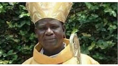 amabo_saps's tweet photo. #Cameroon a man of God that doesn't stand with his flock under oprressn,stands with the devil 4 repression shame on #BishopKleda @BBCAfrica https://t.co/9rwGaOwBlj