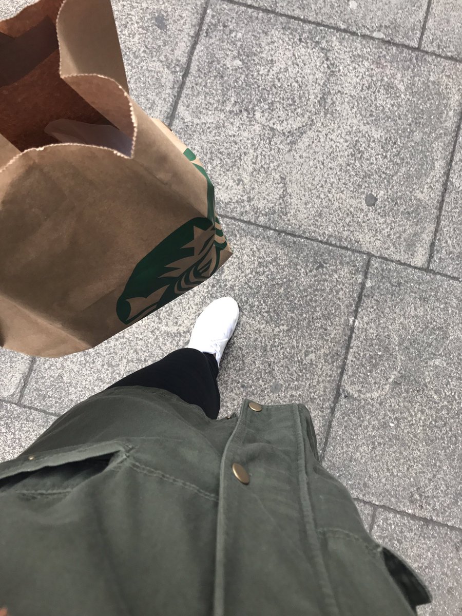 CatsCompilation's tweet image. Heading for the hospital! #DailyCoffeeRound #ThreeWeeksAndCounting #TimeToGetWellNowMum