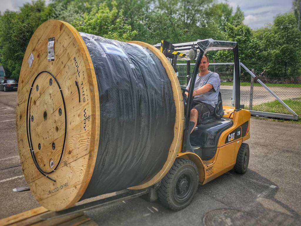 AccessPoint_hu's tweet image. 1,4T #cable #opticalcable #netron #sanyi #accesspoint_kft #humekkora  #96szál