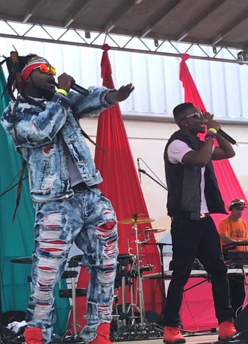 DugeeGunEm's tweet photo. 2017 Tampa Florida Carnival #Dugee GunEm MusiC #YBK Subscribe To My YouTube channel Now for Great MusiC #No Gimmicks https://t.co/SvBctfM8NV