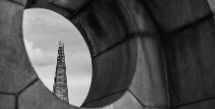 Construct_PR's tweet image. Explore the best of London architecture in this stunning monochrome photography collection: bit.ly/2pBwuTI