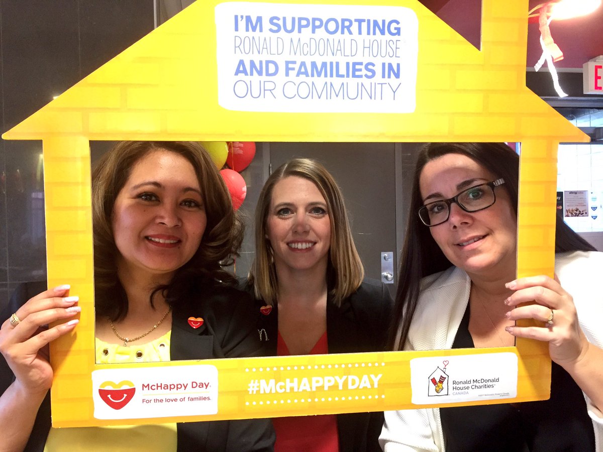 The Regina McDonalds team #KeepingFamiliesClose @RMHCSK